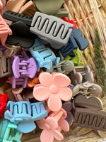 Load image into Gallery viewer, Small Matte Hair Claws