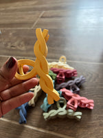 Load image into Gallery viewer, Matte Twisted Hair Claw