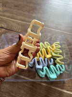 Load image into Gallery viewer, Zig Zag Hair Claw