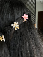 Load image into Gallery viewer, Mini Metal Flower Hair Claws