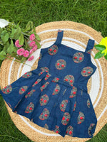 Load image into Gallery viewer, Round Delight - Cotton Frock 3 - 4 yrs
