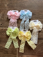 Load image into Gallery viewer, Seer Sucker Hair Bow
