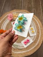 Load image into Gallery viewer, Realistic Small Flower Hair Claws
