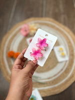 Load image into Gallery viewer, Realistic Small Flower Hair Claws
