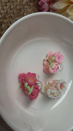 Load and play video in Gallery viewer, Small Flower Claws
